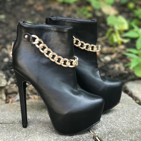 Shoes - New! Boutique Chain Booties 😍💎🎉🎉